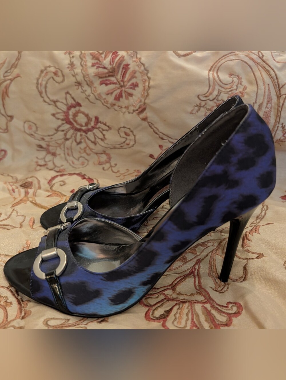 Carlos By Carlos Santana Blue Leopard Print Peep-Toe 3.5 Inch Stiletto Heels (6)